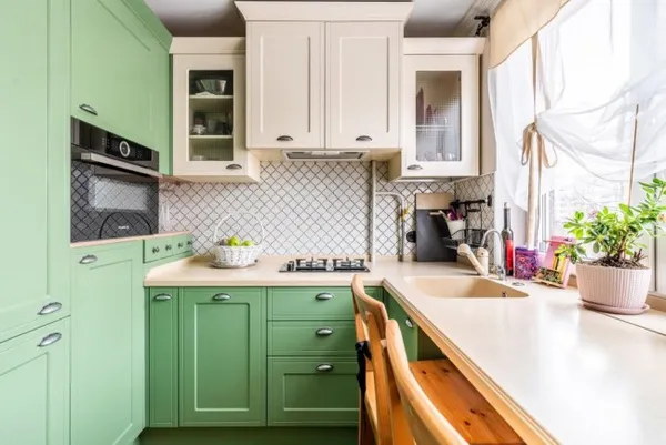 Зеленые кухни: 130 самых вдохновляющих примеров дизайна. Какие обои подойдут для кухни с зеленым гарнитуром. 5