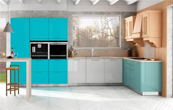 Кухонный гарнитур с глянцевыми крашенными фасадами шкафов